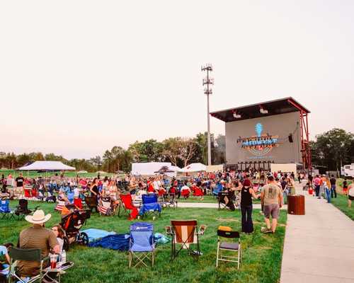 Lake Side Ashland With Crowd Gathering